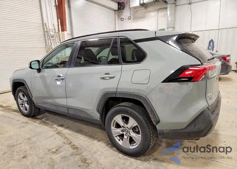 2022 Toyota Rav4 Hybrid Xle z USA, uszkodzony, nr VIN 2T3RWRFV4NW141878